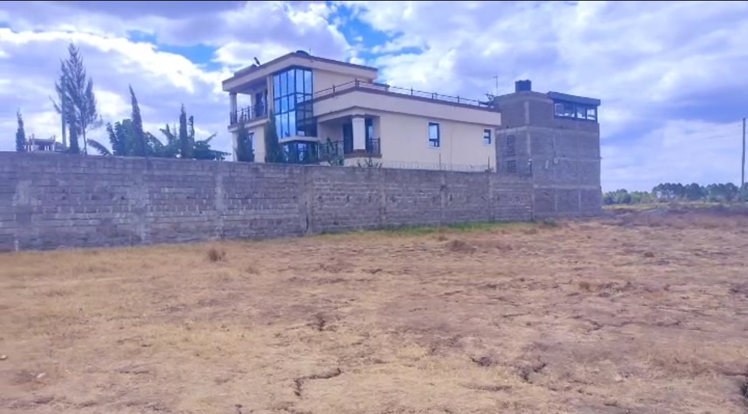 KAMAKIS COMMERCIAL ¼ ACRE FOR SALE